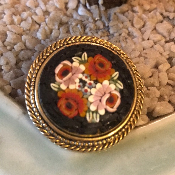 Vintage mosaic round brooch - Picture 2 of 4